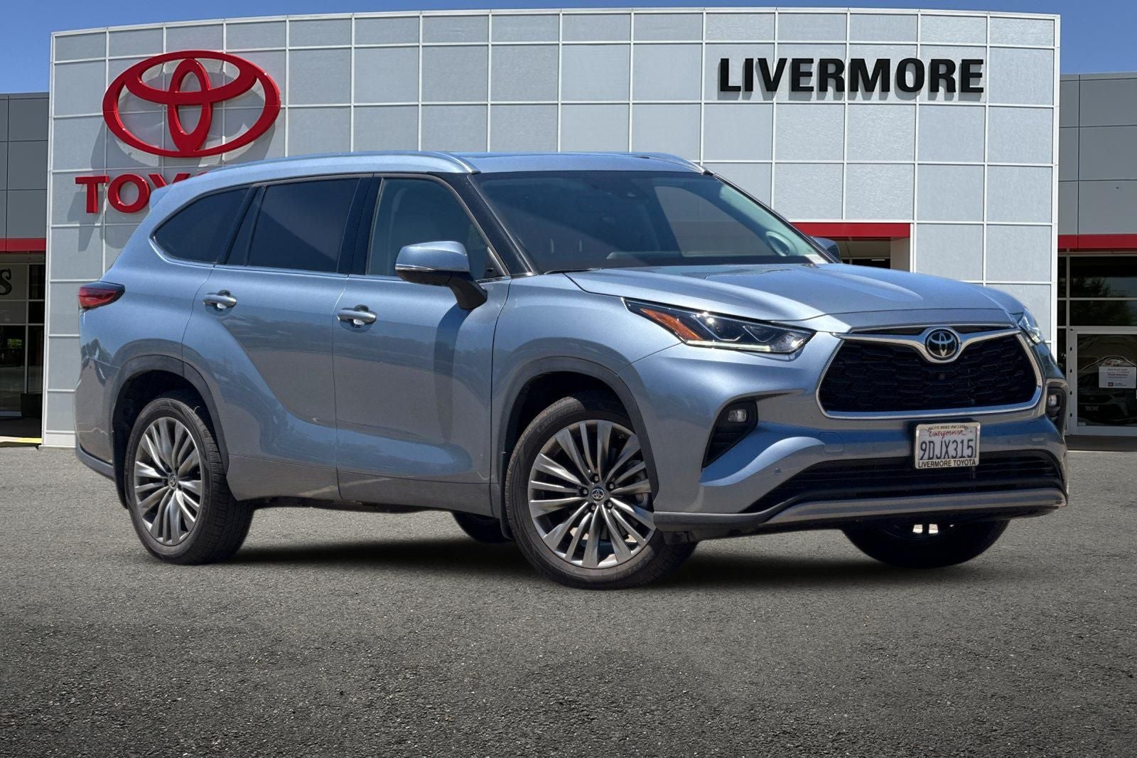 2022 Toyota Highlander — side profile view