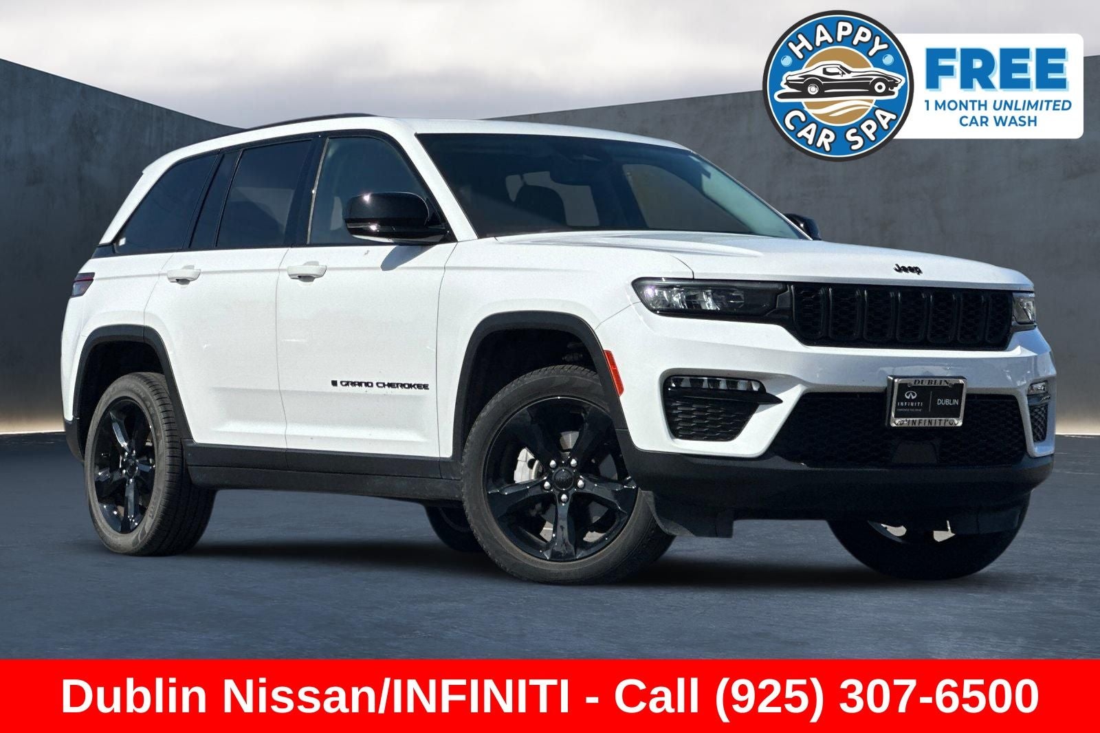 2023 Jeep Grand Cherokee Limited in Bright White Clearcoat — front three-quarter view