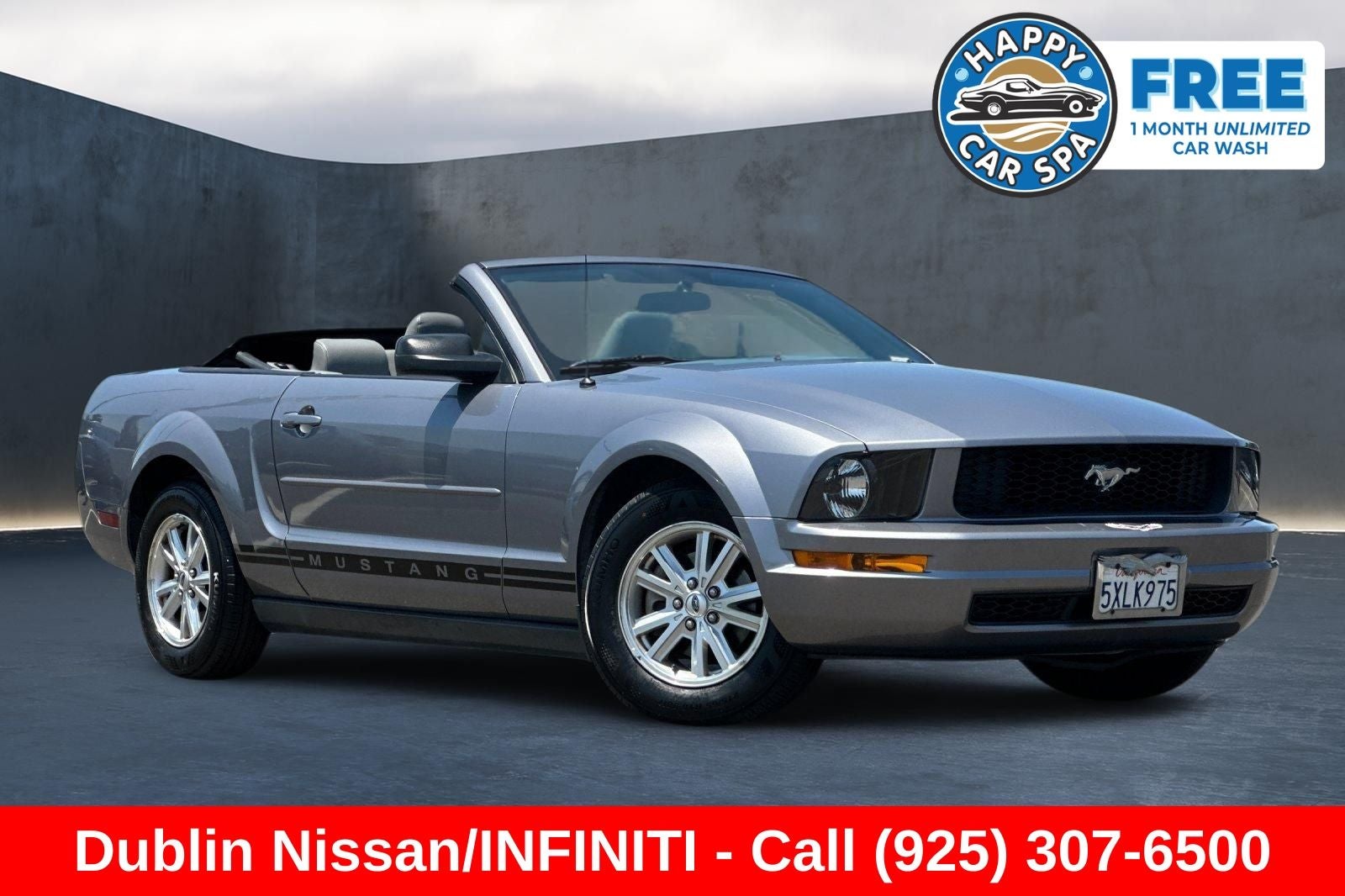 2006 Ford Mustang V6 in Tungsten Gray Clearcoat Metallic — front three-quarter view